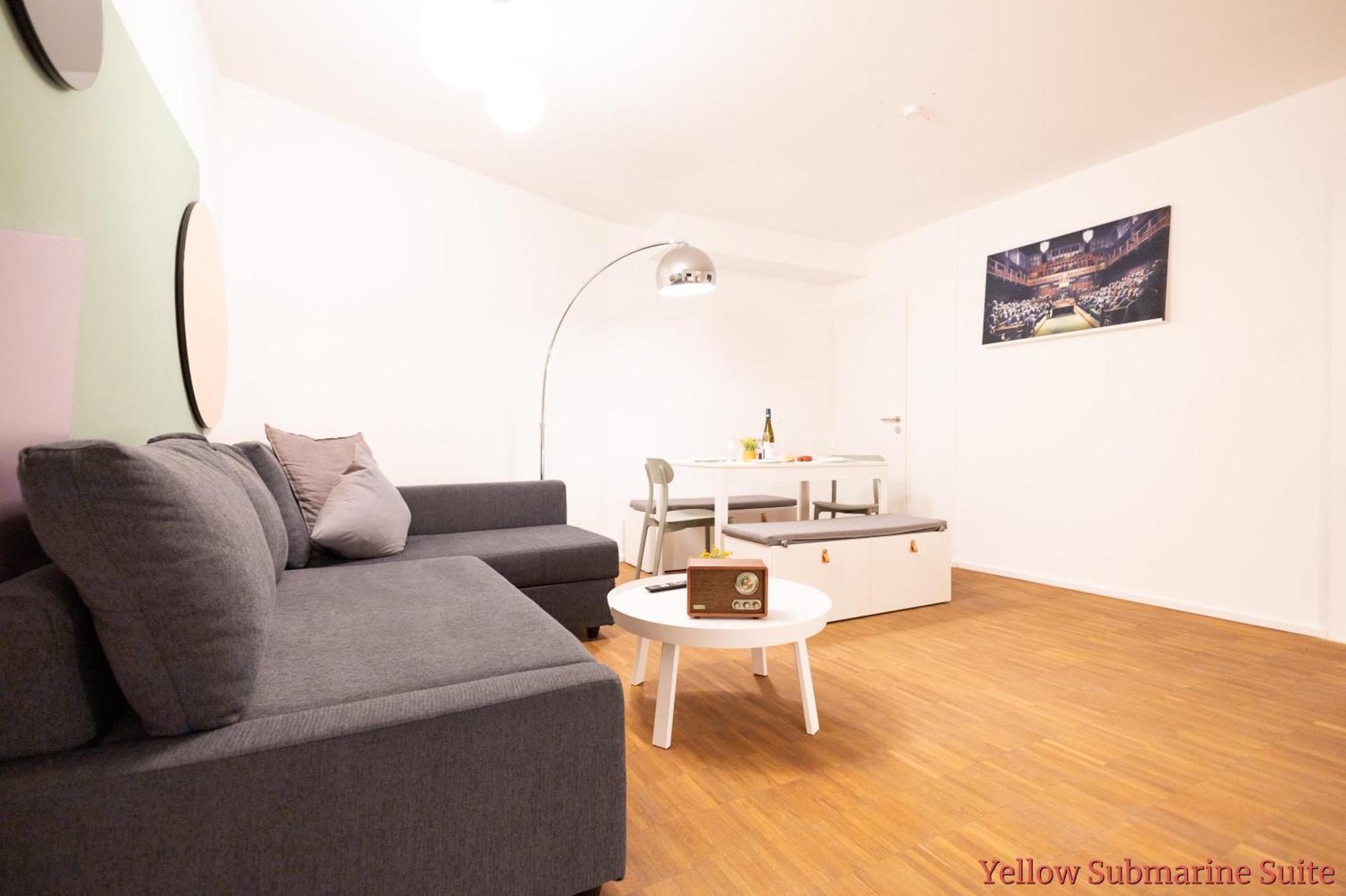 Ko-Living - Beatles Und Banksy Suites & Studios Am Eselsbrunnen - Altstadt - Kueche Halle  外观 照片