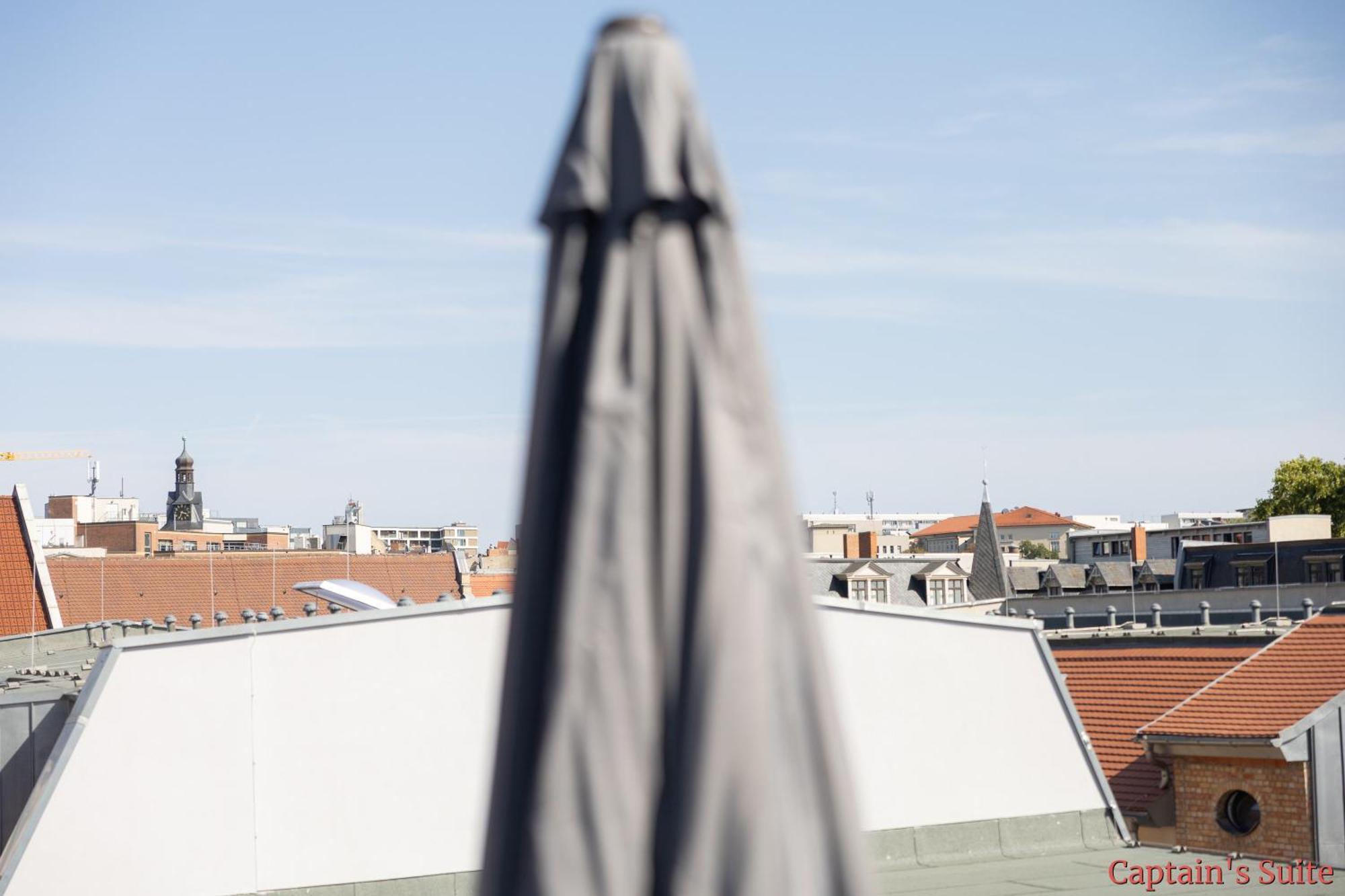 Ko-Living - Beatles Und Banksy Suites & Studios Am Eselsbrunnen - Altstadt - Kueche Halle  外观 照片