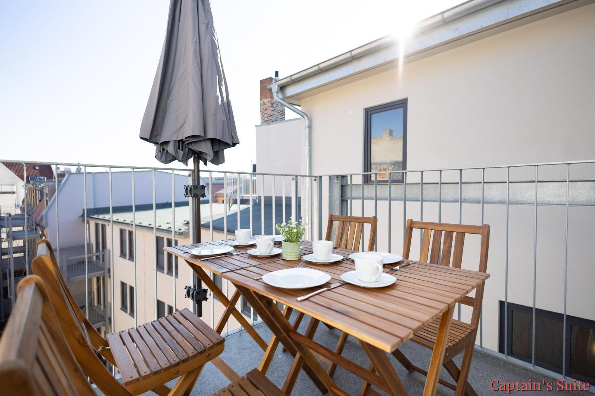 Ko-Living - Beatles Und Banksy Suites & Studios Am Eselsbrunnen - Altstadt - Kueche Halle  外观 照片