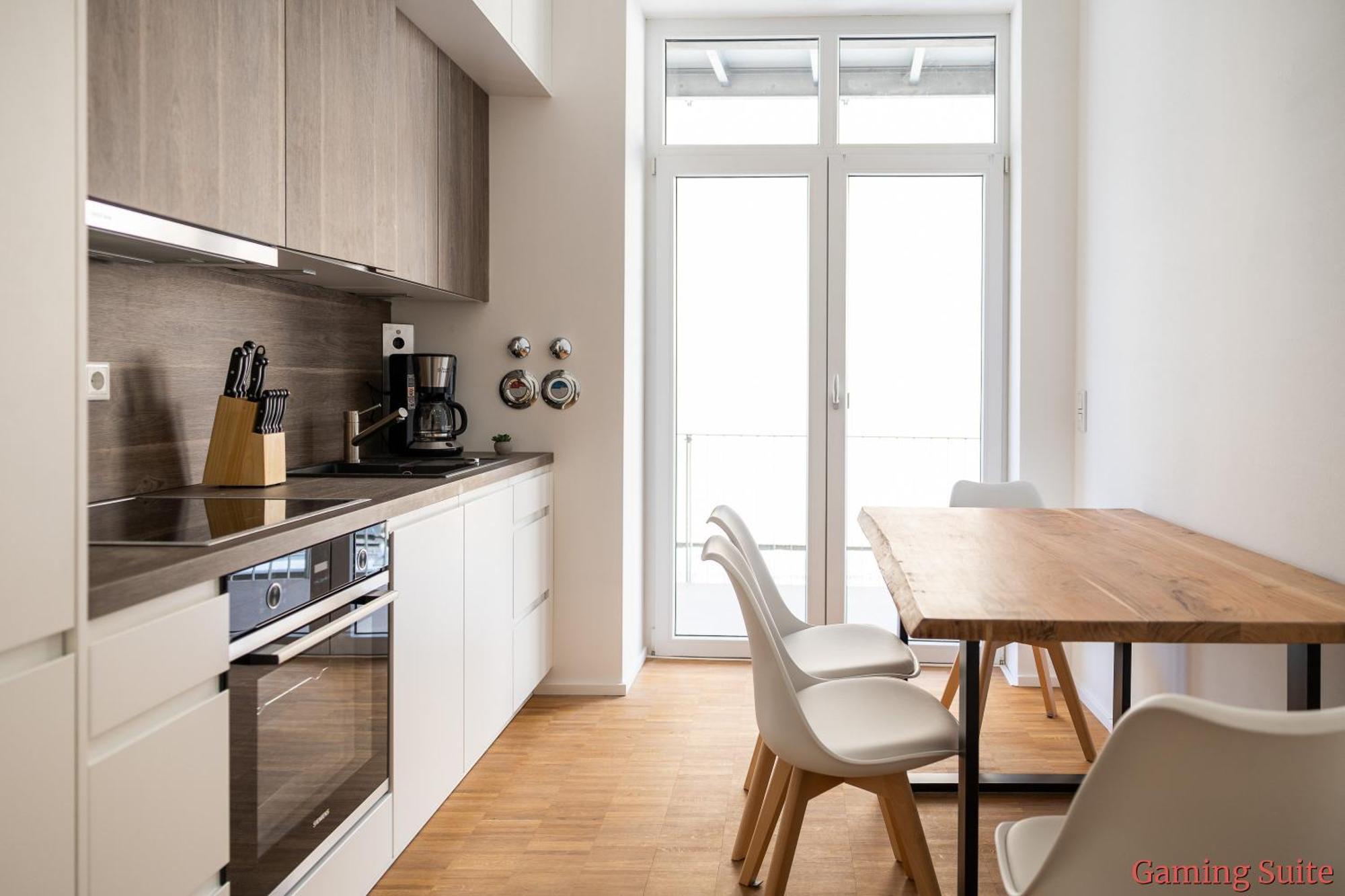 Ko-Living - Beatles Und Banksy Suites & Studios Am Eselsbrunnen - Altstadt - Kueche Halle  外观 照片